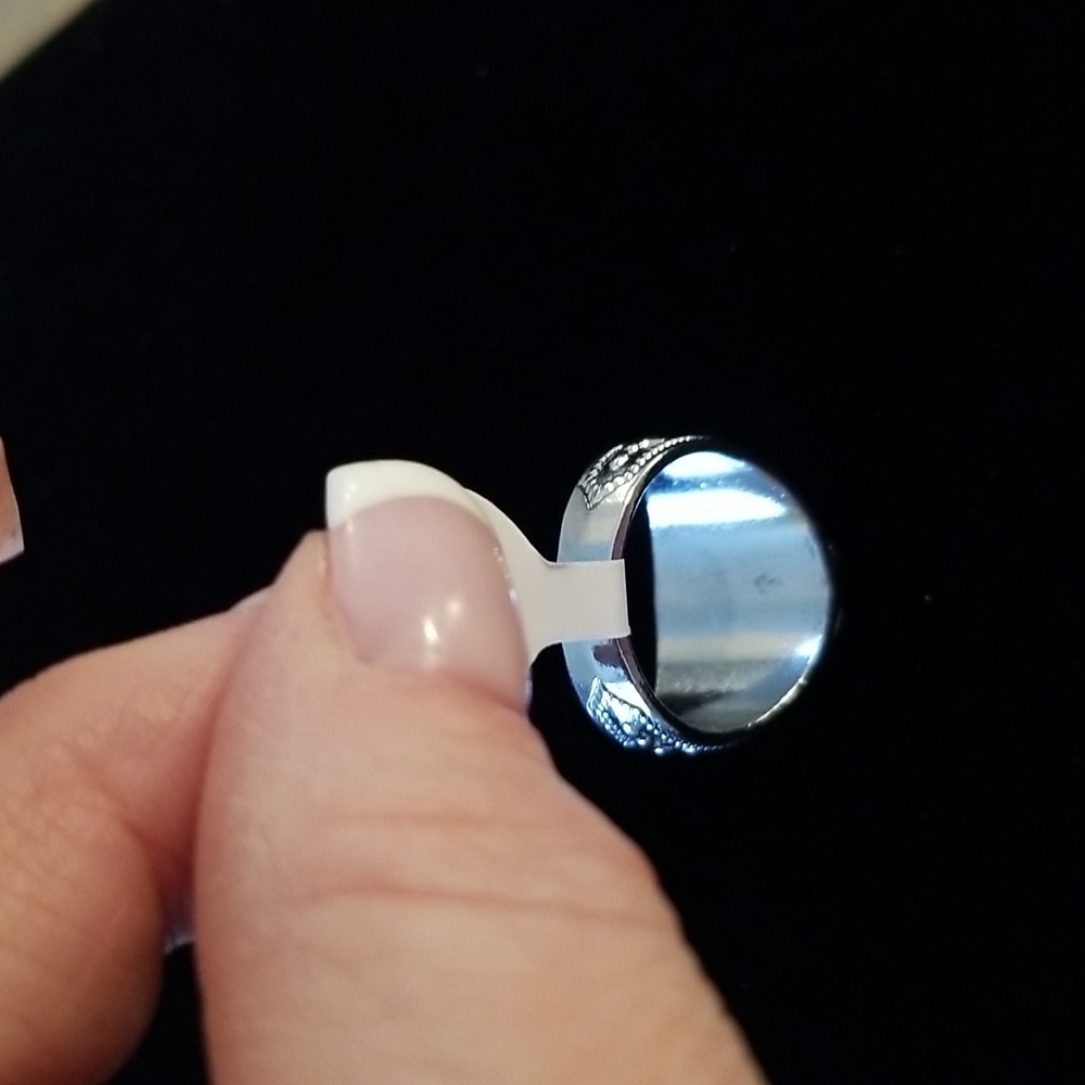 Pretty Deep Blue Ring Decorative Band - Picture 3 of 5